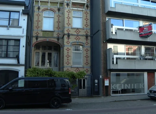 de gelel legende art nouveau huis geel 