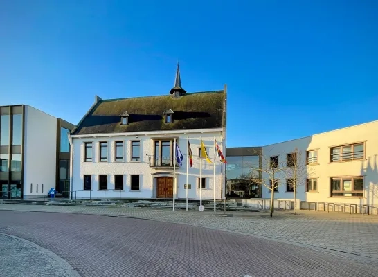 gevel gemeentehuis lokaal bestuur Nijlen