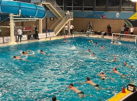 Waterpolo zwembad Mechelen zwemmers 