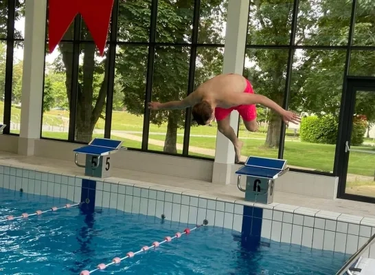 Gibbo Galbergen organiseert Swimathon en Step Together