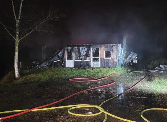 Van de kantine van de visclub blijft niets meer over na de brand