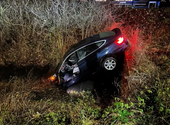 Bestuurder crasht na achtervolging door politie