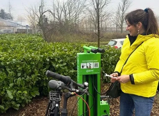 Een fietsherstelpunt van de provincie