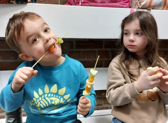 Brooddoosnodig Geel kinderen ontwikkeling brooddoos eten