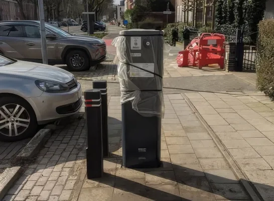 Parkeermeter op fietspad in Mol