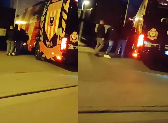 supporters aan bus KV