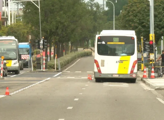 Vlaggen Tegen Nieuwe Vesten In Mechelen | RTV