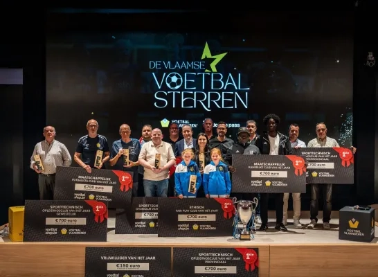 Voetbal Vlaanderen reikt Vlaamse Voetbalsterren uit