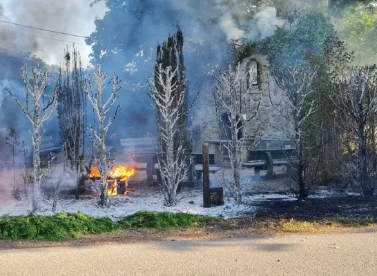 Brand aan de Lourdesgrot in Eindhout