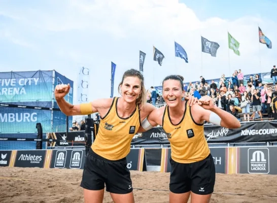 Sarah Cools en Lisa Van den Vonder beachvolley