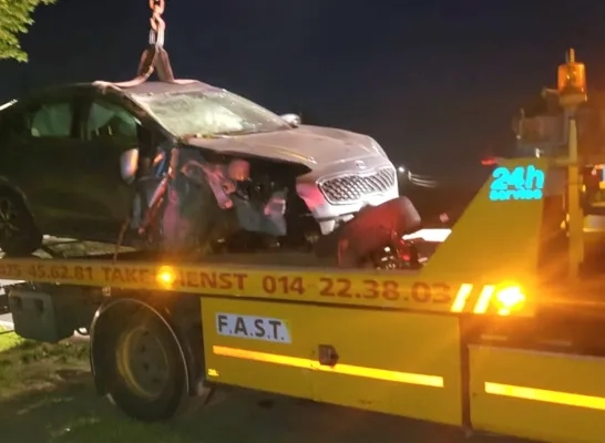 ongeval Voortkapel auto tegen hindernis gewonden ziekenhuis
