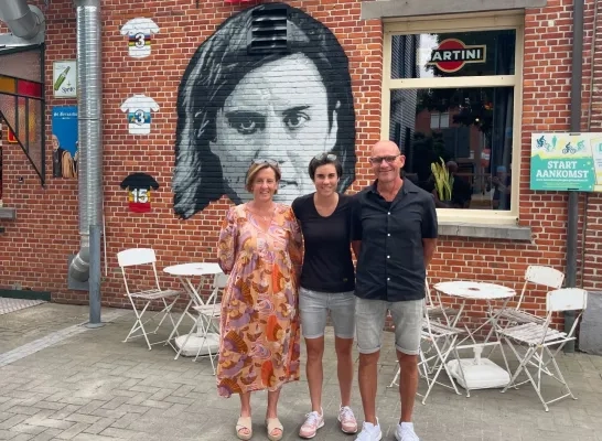 Sanne Cant Noorderwijk Café Welkom mural muurschildering veldrijden wielrennen