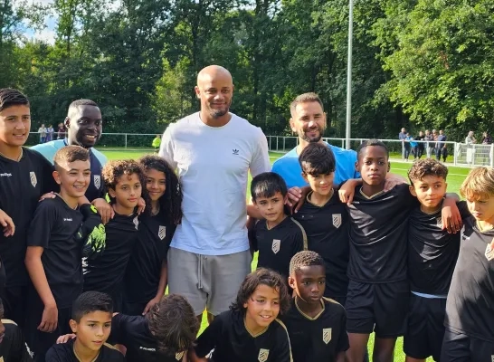 Voetbal Breeven trainer Kompany