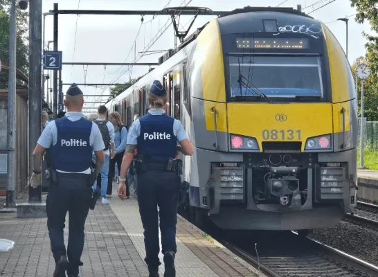 De politie patrouilleerde ook op het perron zelf