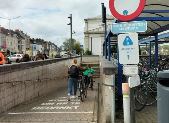 Voetgangerstunnel station Lier