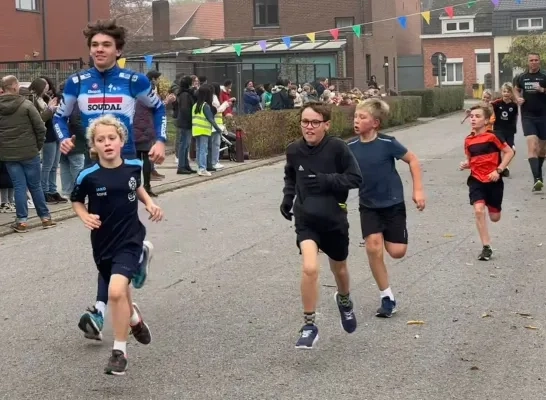 Molse wielrenner Jasper Schoofs was eregast op de Kangoeloop in Dessel