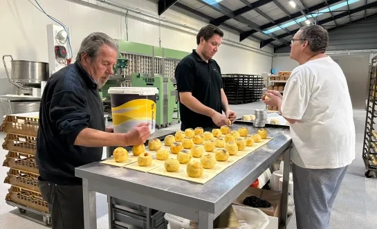 Verloren Maandag worstenbrood appelbollen