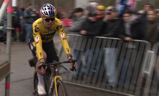 Wout van Aert op de cross in Loenhout