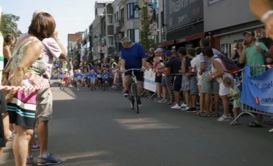 Heist Loopt en Zingt