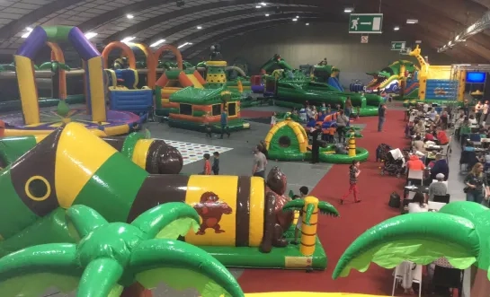 Jungle Jump binnenspeeltuin springkastelen Hulshout