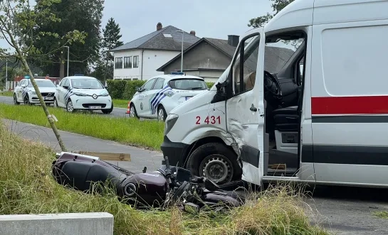 RTV - 27-jarige motorrijder zwaargewond bij ongeval op Provincialeweg