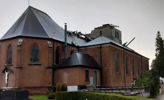 kerk heffen toren weg door storm