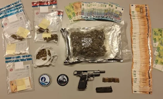 drugs politie Rivierenland geweer cash geld cannabis