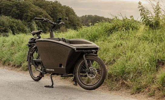 bakfiets rechtenvrije stockfoto