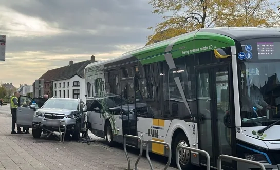 Ongeval met bus De Lijn Koningshooikt