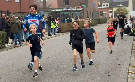 Molse wielrenner Jasper Schoofs was eregast op de Kangoeloop in Dessel