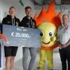 KVC Westerlo schenkt cheque aan Planeet Goudgeel Ziekenhuis Geel